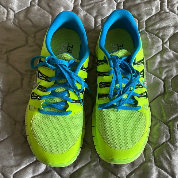 Nike Free Run Shoes - Picture 3 of 11